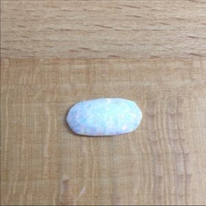 💥LOWEST PRICE💥Kendra Scott White Kyocera Opal